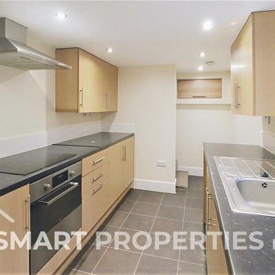 Chapel Terrace, Huddersfield - Photo 1
