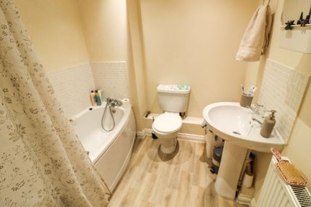 Sachfield Drive, Chafford Hundred, Grays - Photo 2