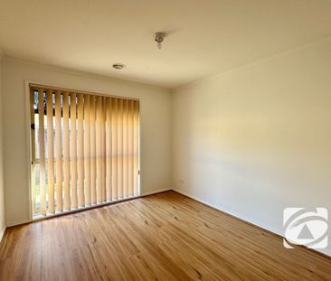 COMFORTABLE & CONVENIENT 3-BEDROOM FAMILY HOME! - Photo 6