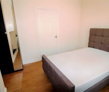 3 Bed 1 Bath - Photo 3