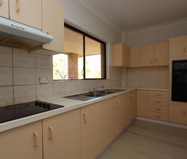 Renovated Two-Bedroom Apartment in Ideal Location - Photo 4