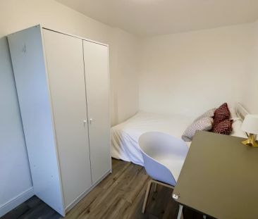 6 Bedroom 4 Bathroom room 4 - Photo 6