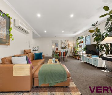 FABULOUS TWO-BEDROOM APARTMENT - Photo 5