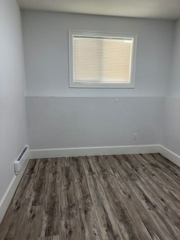 Aspen Ridge - 2 Bedroom/1 Bathroom Lower Unit - 156 Barrett Street - Photo 5