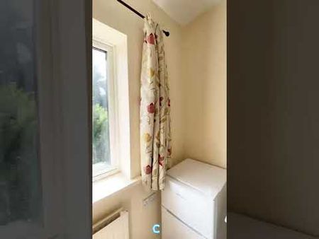 5 Bed Semi-Detached House, Mayfield Road, SO17 - Photo 2