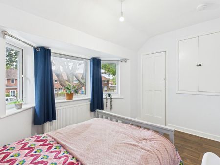 4 bedroom terraced house to rent - Photo 5