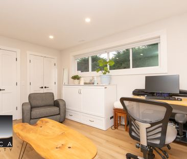 542 Dollarton Highway N, North Vancouver (Ground Level Suite) - Photo 4