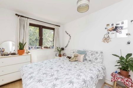3 bedroom flat to rent - Photo 2