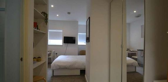 London Road, Kingston Upon Thames, KT2 - Photo 2