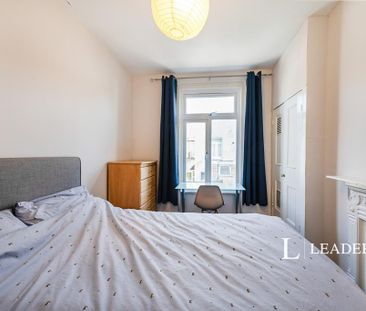 4 bedroom terraced house to rent - Photo 3