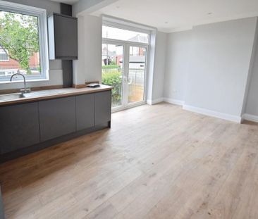 3 bedroom semi-detached house to rent - Photo 6
