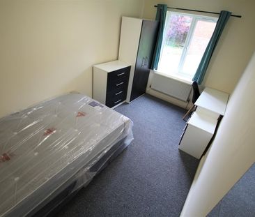 3 bedroom apartment to rent - Photo 4