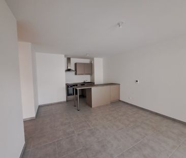 Location Appartement 2 pièces 45m² THONON LES BAINS 74200 - Photo 2