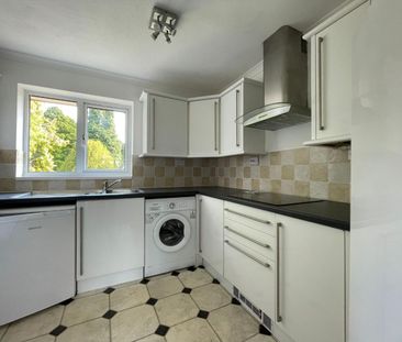 Reine Barnes Close, Woodmancote, Dursley, GL11 4BQ - Photo 5