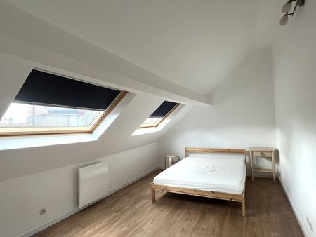 Joli T1 bis en duplex meublé à 2 pas du métro République ! réf G644-7 - Photo 3