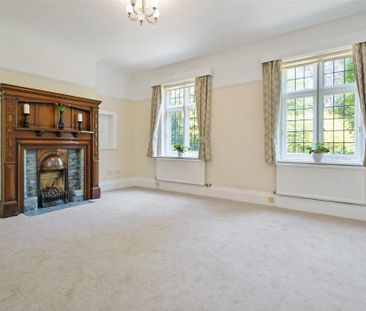 6 bedroom detached house to rent - Photo 2