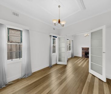 Spacious Two Bedroom Home in Prime Essendon Pocket - Photo 4