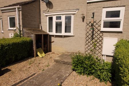 2 bedroom terraced house to rent - Photo 4