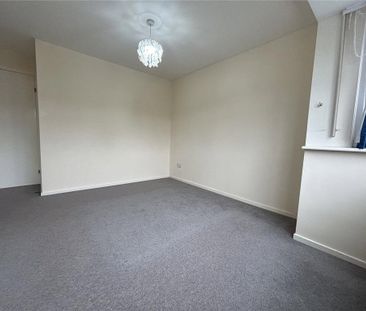 4 bedroom detached house to rent - Photo 2