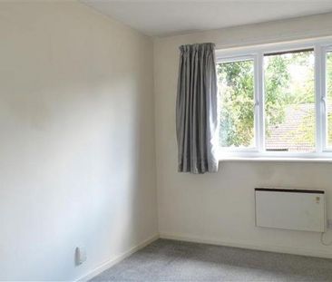 1 bedroom semi-detached house to rent - Photo 5