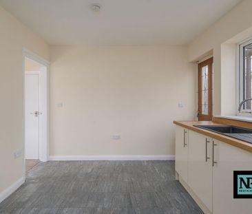 2 bedroom semi-detached house to rent - Photo 5