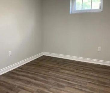 317 Mohawk Road E #Lower - Photo 3