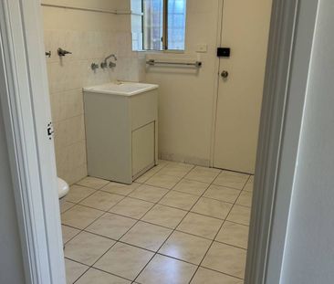 Split Level Townhouse - Photo 6