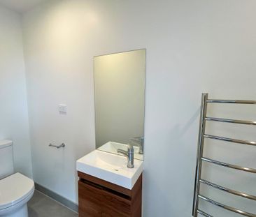 2 Bedrooms on Mead St - Photo 4