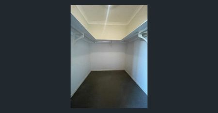 Effortless Family Living in a Prime Location! - Photo 4