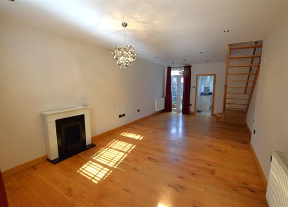 3 bedroom house - terraced to rent - Photo 1