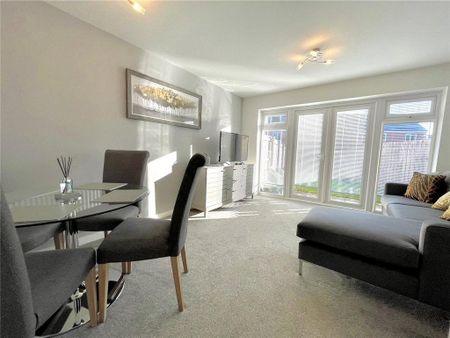 2 bedroom semi-detached house to rent - Photo 5