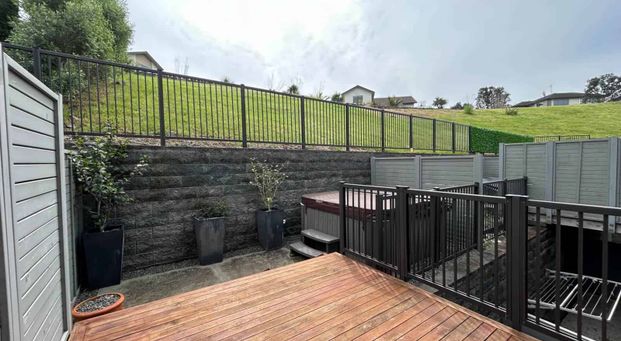 IMMACULATE 3 BEDROOM HOME - Photo 1