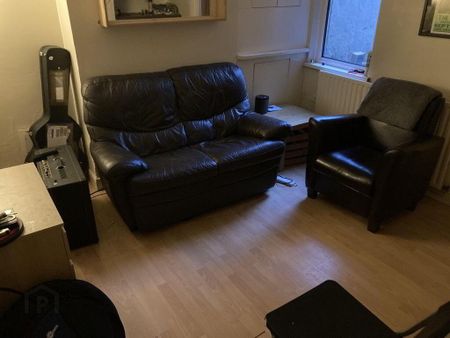 8 Surrey Street, Belfast, BT9 7FS - Photo 2