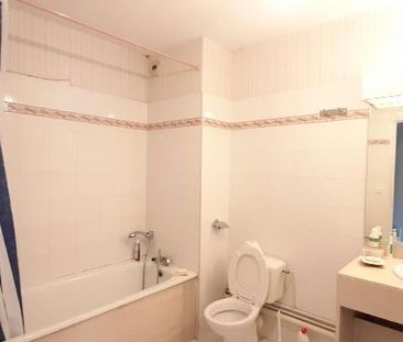 Location Appartement 1 pièce 33m² MONT DE MARSAN 40000 - Photo 2