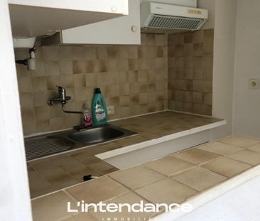 HYERES GIENS - LA PINEDE - T2 NU A LOUER 28.55 M2 700 EUR CC - Photo 3