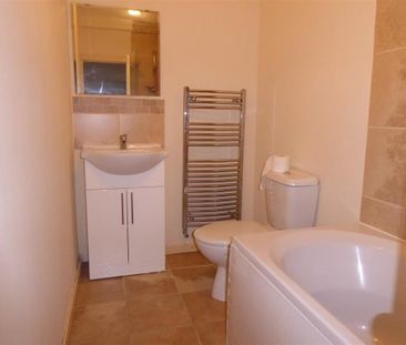 2 bedroom terraced house to rent - Photo 6