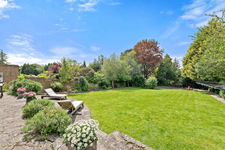 Longdown Lane North, Ewell - Photo 2