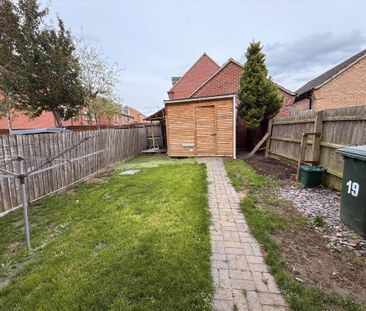 4 bedroom semi-detached house to rent - Photo 4