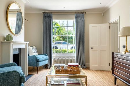 2 bedroom end of terrace house to rent - Photo 4