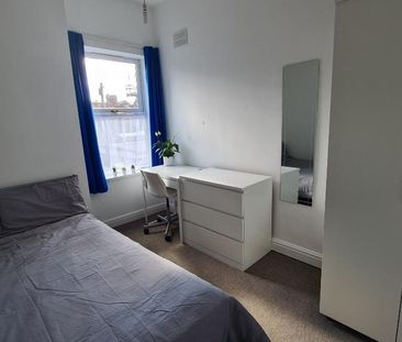 5 bedroom terraced house to rent - Photo 5