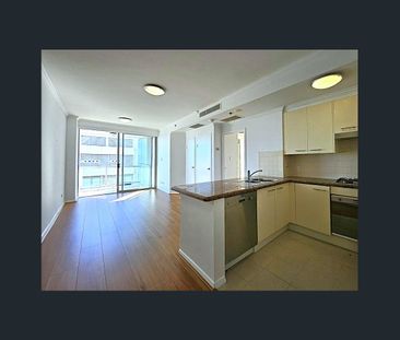 Spacious Two-Bedroom Apartment in the Heart of Sydney CBD - Photo 6