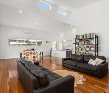 A LIFESTYLE OF COMFORT AND COASTAL CHARM - Photo 2