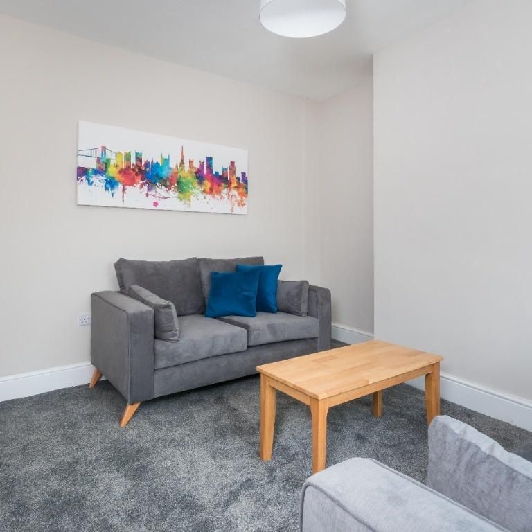 4 bedroom house to rent - Photo 1