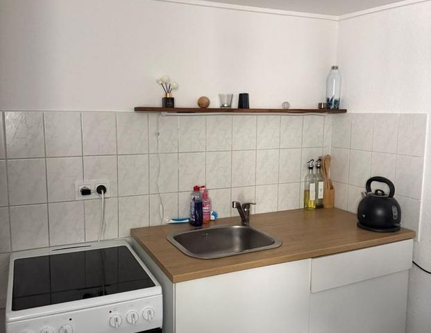 TOP Sanierte 1-Zimmer-Wohnung *direkt in der Innenstadt* 32qm - Foto 1