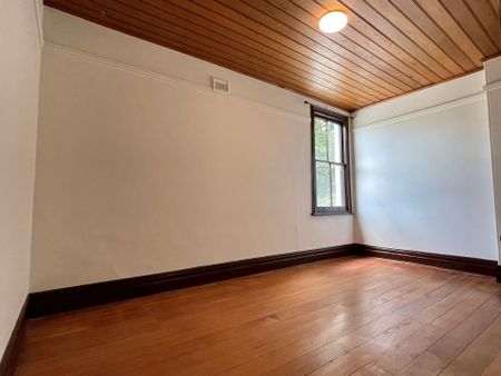 THREE BEDROOM TERRACE IN A PEACEFUL LOCATION - Photo 5