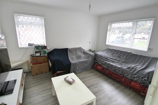 1 bed flat to rent in Vega Road, Bushey, WD23 - Photo 1
