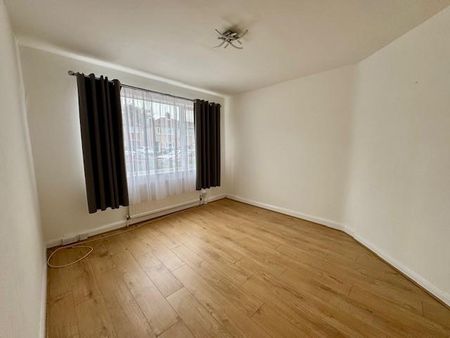 2 bedroom maisonette to rent - Photo 3