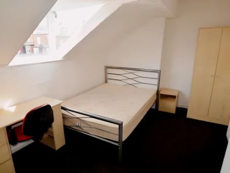 3 Bed 1 Bath - Photo 2