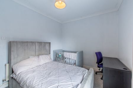 2 Bed Terraced House, Victoria Avenue, LS27 - Photo 3