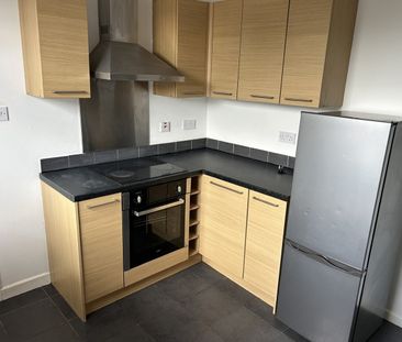 2 Bed Flat, Church Street, NG6 - Photo 4